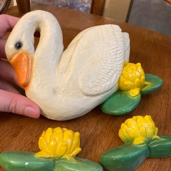 Vintage Swan and Lily Pad Chalkware Wall Decor - Picture 3 of 8
